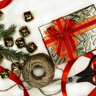 【クリスマスプレゼント】付き合う前に渡したいおすすめアイテム！